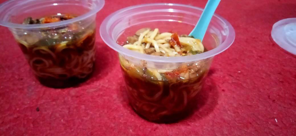 Unik! Mie Ayam Rp 2.000-an Ini Disajikan dalam Cup Mini