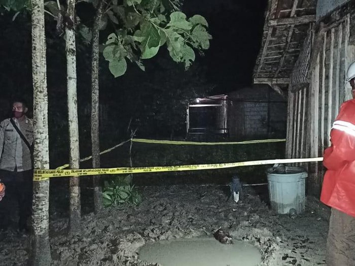 Ngebor sumur, warga di Blora temukan semburan gas, Minggu (29/11/2020).