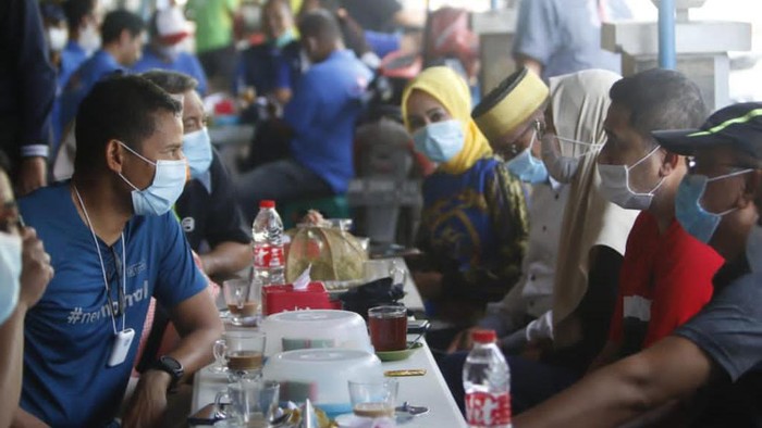 Pada kontestasi Pilwalkot Makassar 2020, Sandiaga Uno yang juga Founder OK OCE menegaskan dukungannya terhadap pasangan Appi-Rahman.