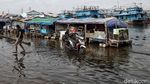 Pelabuhan Kali Adem Kembali Terendam Banjir Rob