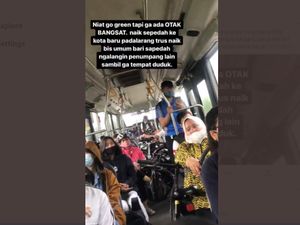 Penjelasan DAMRI Bandung soal Penumpang Bus Berdiri Gegara Banyak Pesepeda