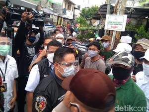 Video Penyidik PMJ Cekcok dengan FPI saat Kirim Surat Panggilan Buat Rizieq