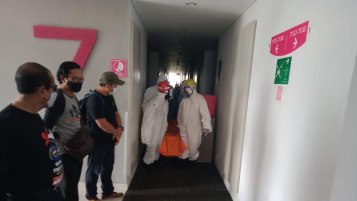 Seorang pria ditemukan tewas dalam sebuah kamar Hotel Fave di Tuban. Ia ditemukan tergeletak di lantai tanpa busana.