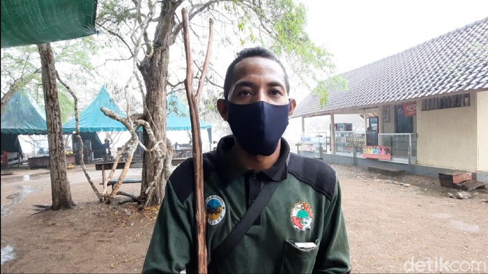 Ranger di Pulau Komodo.