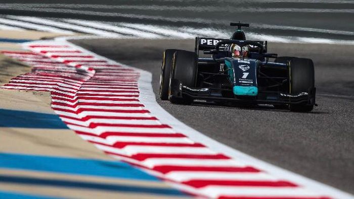 Sean Gelael Sean Gelael finis ke-14 di sprint race F2 Bahrain, Minggu (29/11/2020) sore WIB