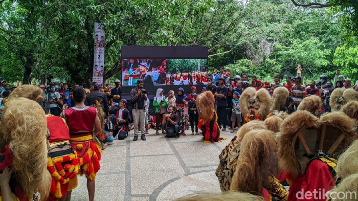 Seniman Reog Obyok mendeklarasikan dukungan kepada paslon Ipong Muchlissoni-Bambang Tri Wahono