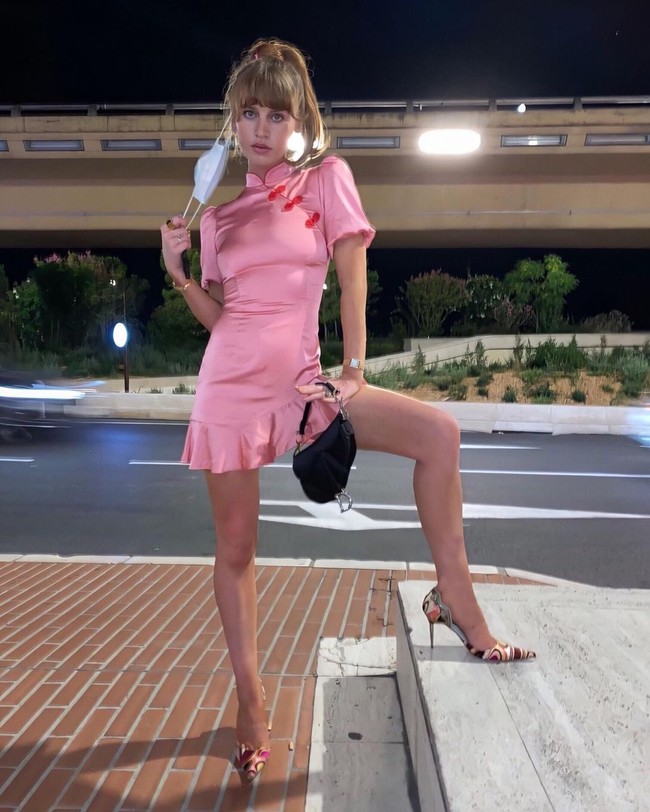 Nama lengkapnya adalah Ivy Love Getty. Mendiang kakeknya, Jean Paul Getty, dikenal sebagai salah satu pengusaha minyak terkaya di dunia. Foto: Instagram/@ivygetty