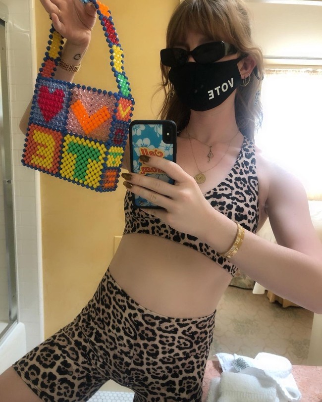 Ivy Getty menaruh perhatian khusus pada pemilihan Presiden AS baru-baru ini. Lewat Instagram, ia vokal menyuarakan dukungannya pada pasangan Joe Biden-Kamala Harris. Foto: Instagram/@ivygetty