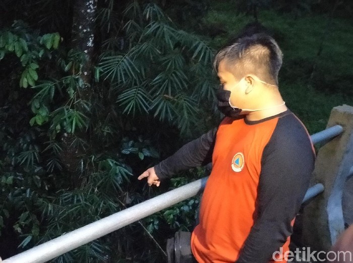 Hujan deras mengguyur Bojonegoro sore tadi. Ratusan rumah di beberapa kecamatan kebanjiran.