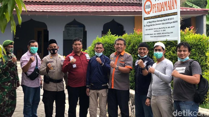 Yayasan Lingkar Perdamaian (YLP) terus merangkul mantan narapidana teroris (napiter). Terakhir, YLP menerima satu napiter dari Lapas Porong dan menjadi penjamin napiter yang mendapat cuti menjelang bebas (CMB).