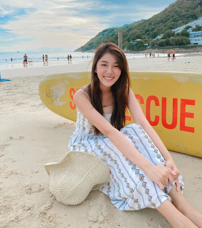 10 Potret Manis Smile Parada, Pemeran Serial Thailand I Told Sunset About You 10 Potret Manis Smile Parada, Pemeran Serial Thailand I Told Sunset About You