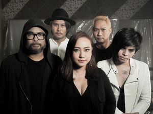 Aiu Ratna Resmi Jadi Vokalis Tetap Cokelat