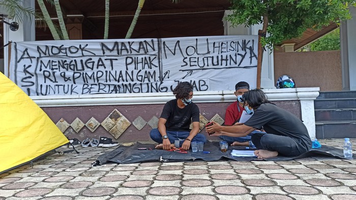 Aksi mogok makan 3 pemuda di DPR Aceh (Agus Setyadi-detikcom)