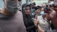 Termasuk alasan bercerai, tuntutan harga gono-gini dan hak asuh anak pun tidak mau diungkapkan olehnya. (Foto: Palevi/detikcom) 