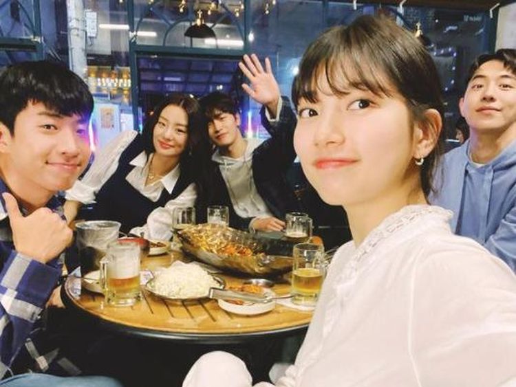 Keseruan Bae Suzy Cicip Makanan Enak Saat Syuting Start Up