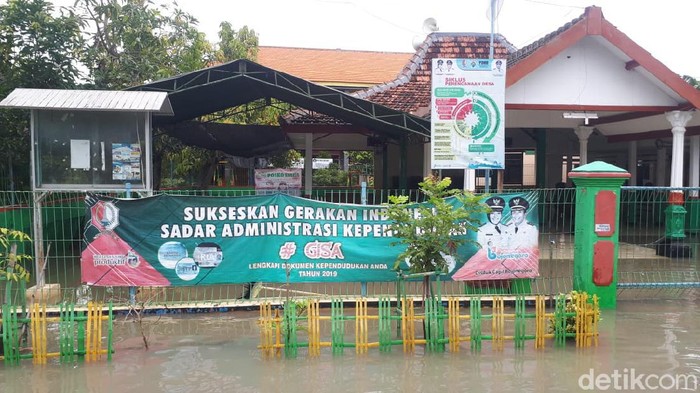 Banjir akibat hujan deras melanda tiga desa di Kecamatan Kapas, Bojonegoro. Yakni Desa Sembung, Pacul dan Sukorejo.