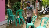 Ibu Vina, Sulis Wahyuni (45), mengatakan anak, menantu, dan cucunya itu berangkat sejak Minggu (29/11) sekitar pukul 20.00 WIB. Menurut Sulis, Vina yang merupakan anak pertamanya tersebut memang sudah lama menanyakan acara setahun peringatan ayahnya, Kalori, yang meninggal setahun lalu. Sementara itu, kerabat dan juga perangkat desa setempat, Abdul Hopur, mengakui kepulangan ketiga korban tersebut memang untuk menghadiri acara setahun meninggalnya ayah Vina.