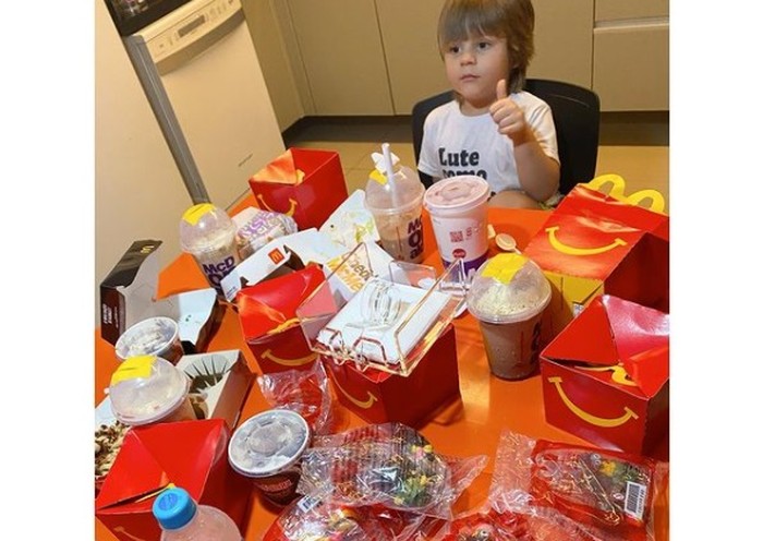 Pakai HP Ibunya, Bocah Ini Beli McD Sampai Rp 1 Juta!