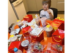 Pakai HP Ibunya, Bocah 4 Tahun Ini Pesan McD Sampai Rp 1 Juta!