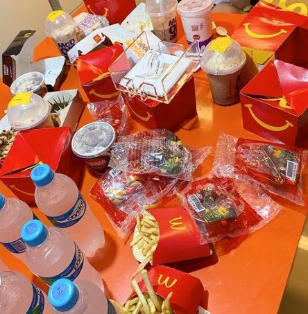 Pakai HP Ibunya, Bocah Ini Beli McD Sampai Rp 1 Juta!