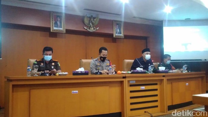 Bupati Tangerang Ahmed Zaki Iskandar