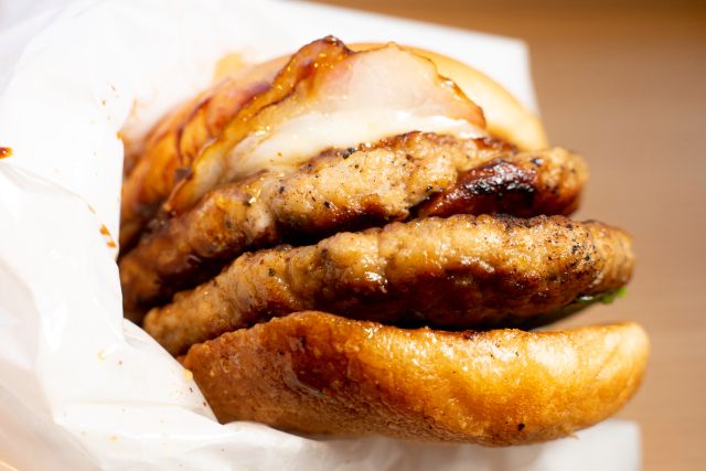 Burger Campur Alkohol 0,18%