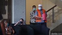 Diketahui, Irgan ditetapkan sebagai tersangka berdasarkan pengembangan penyidikan perkara dugaan tindak pidana korupsi pengurusan Dana Alokasi Khusus (DAK) APBN-P 2017 dan APBN 2018 untuk Kabupaten Labuhanbatu Utara. Pada Selasa (10/11) kemarin, KPK lebih dulu menetapkan Bupati Labuhanbatu Utara Kharuddin Syah Sitoris dan Wakil Bendahara Umum PPP Puji Suhartono sebagai tersangka.