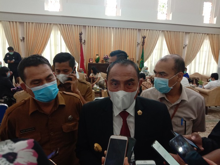 Gubernur Sumut Edy Rahmayadi (tengah)/(Ahmad Arfah-detikcom)