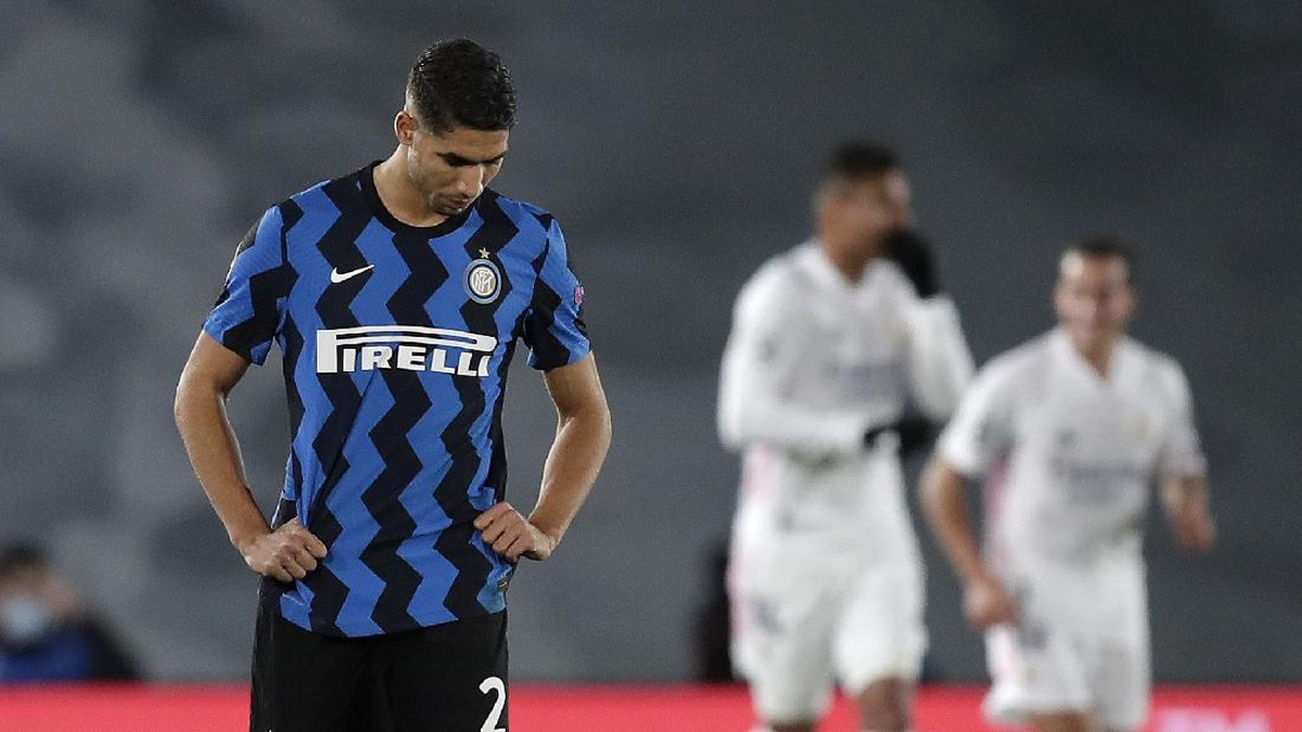 Bek senior Inter Milan Andrea Ranocchia membela Achraf Hakimi yang dikritik media-media Italia. (Foto: Getty Images/Gonzalo Arroyo Moreno)