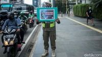 Kampanye penerapan protokol kesehatan tersebut salah satunya dilakukan di kawasan Ibu Kota Jakarta.