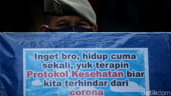 Kampanye Prokes Bergema di Tengah Peningkatan Kasus Corona Jokowi menyoroti kondisi COVID-19 di Indonesia yang memburuk. Kampanye protokol kesehatan pun terus dilakukan sebagai upaya pencegahan virus Corona.