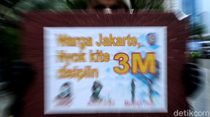 Kampanye Prokes Bergema di Tengah Peningkatan Kasus Corona Jokowi menyoroti kondisi COVID-19 di Indonesia yang memburuk. Kampanye protokol kesehatan pun terus dilakukan sebagai upaya pencegahan virus Corona.