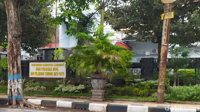 Kantor Dinas Perizinan Lamongan Jalan Ki Sarmidi Mangunsarkoro