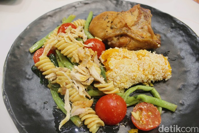 KFC Naugthy by Nature KFC Naughty by Nature: Menu Sehat Paduan Salad dan Fried Chicken