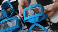 Masker transparan membuat penyandang tuna rungu dapat berkomuniasi serta melindungi diri dari virus corona.