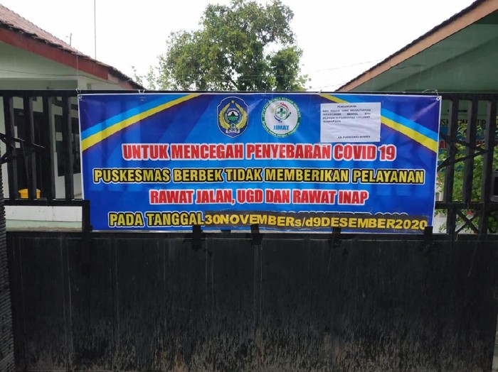 Seorang nakes Puskesmas Berbek, Nganjuk curhat ke DPRD setempat meminta Puskesmas tersebut di-lockdown, karena terpapar COVID-19. Kini, harapan nakes tersebut terwujud.