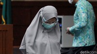 Pinangki juga didakwa melakukan TPPU dengan membeli kebutuhan pribadi. Selain itu, dia juga didakwa melakukan pemufakatan jahat terkait pengurusan fatwa MA.