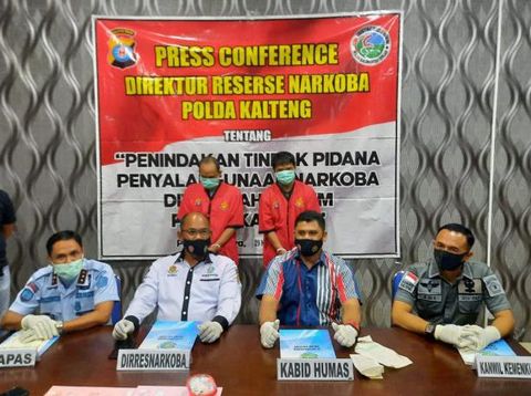 Polda Kalteng dan pihak Lapas Kasongan gelar jumpa pers terkait kasus penangkapan 2 pelaku pengedar sabu hingga berujung cekcok dengan petugas Lapas Kasongan (dok Istimewa)