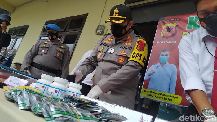 Polisi tangkap pengedar obat terlarang ke kalangan pelajar dan remaja