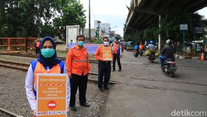 Foto: Sosialisasi Keselamatan Perlintasan Kereta di Bandung