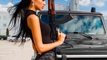 Bisa tampil di akun semacam ini bahkan menjadi semacam validasi bahwa seorang remaja memang benar-benar tajir.  Foto: Instagram