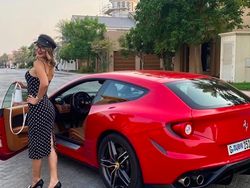 Gaya Para Wanita Kaya Rusia Pamer Harta di Instagram