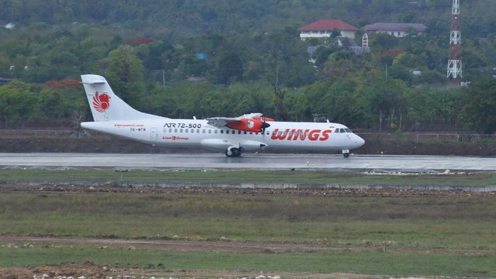 Sejumlah rute penerbangan di Bandara El Tari Kupang, NTT, dibatalkan. Pembatalan sejumlah rute penerbangan itu dilakukan imbas erupsi Gunung Ili Lewotolok.