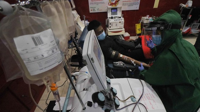 Ragam cara dilakukan untuk menangani virus Corona. Salah satunya donor plasma darah dari penyintas COVID-19 untuk bantu pasien COVID-19 lain yang masih dirawat.