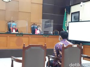 Hakim Vonis Bos PS Store Tak Bersalah, Jaksa Pikir-pikir Banding