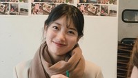 Suzy kini mantap berkarier sebagai aktris meski mengawali kariernya sebagai idol. (Foto: dok. Instagram @skuukzky) 