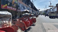 Diberitakan sebelumnya, dua orang pedagang Pasar Gede Solo dinyatakan positif virus Corona atau COVID-19.  