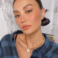Karir Agnez Mo di kancah Internasional cukup sukses setelah dirinya merilis single berjudul Coke Bottle pada tahun 2014. Foto: Instagram/@agnezmo