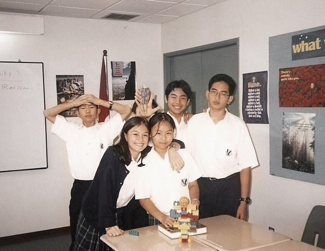 Agnez Mo baru saja mengunggah foto masa kecilnya di Instagram. Fotonya itu langsung banjir pujian dari warganet. Foto: Instagram/@agnezmo