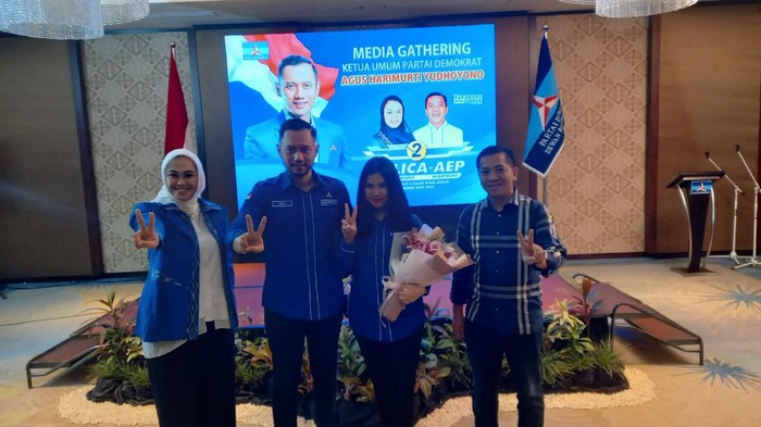 AHY ingatkan pasangan Cellica dan Aep soal politik uang